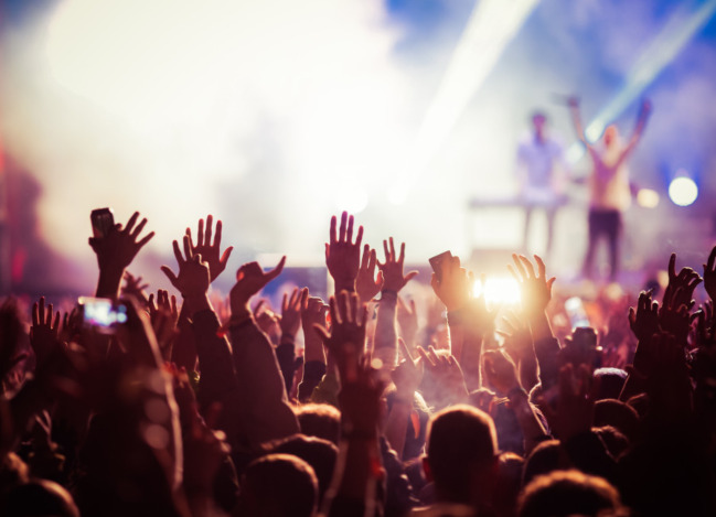 Les bracelets RFID en tissu : La révolution des festivals