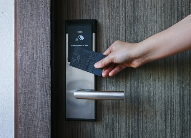 Tout savoir sur les cartes RFID pour l'hôtellerie