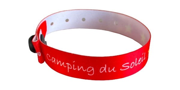 Image bracelet camping en tissu essentiel